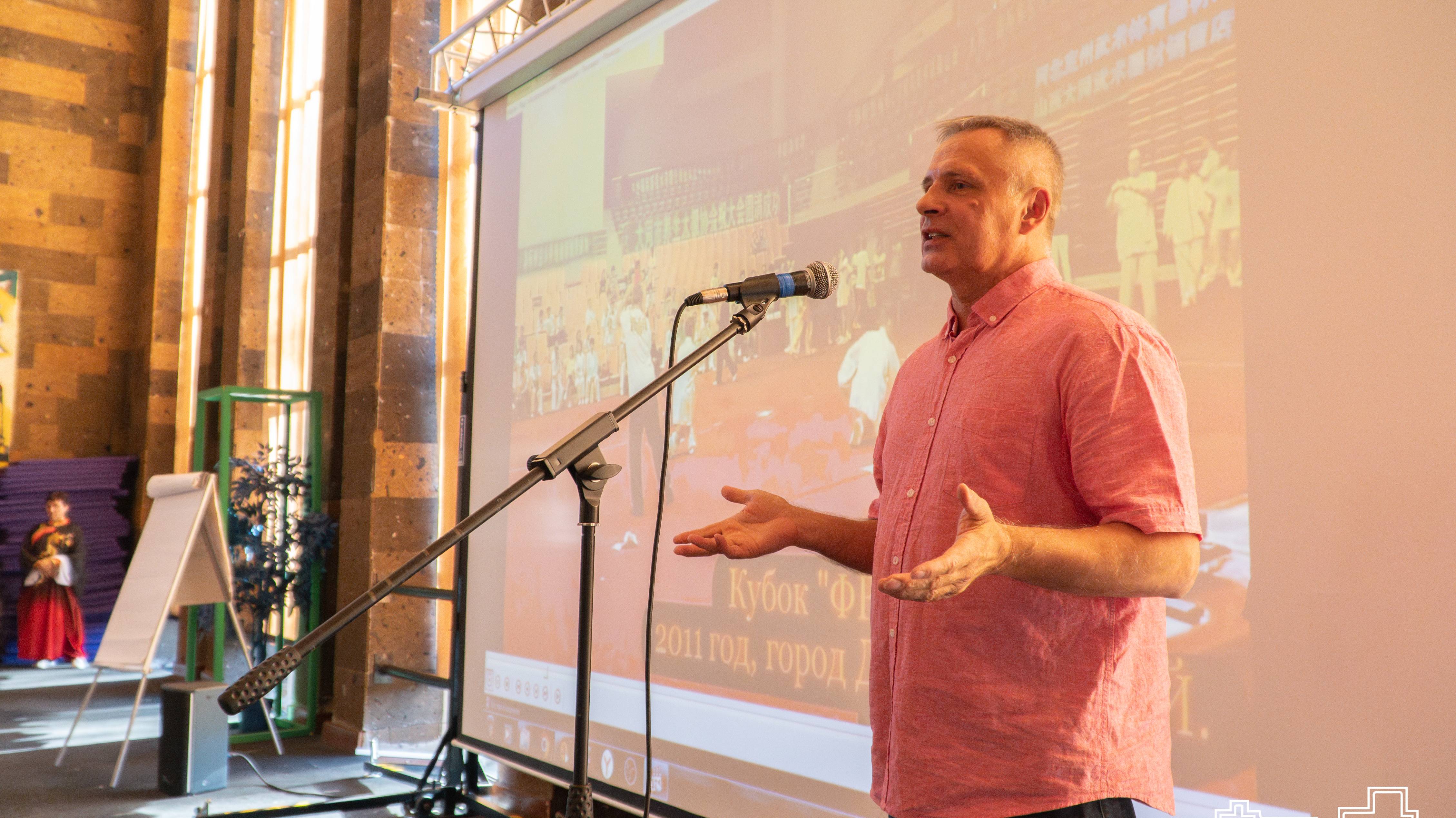 ЦИГУН МАСТЕР-КЛАСС С ДОКТОРОМ БУТРИМОВЫМ НА ФЕСТИВАЛЕ КИТАЙСКОЙ КУЛЬТУРЫ В ДГПБ 6.10.2024 смотреть онлайн