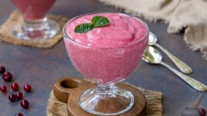 Лёгкий, воздушный и красочный.
КЛЮКВЕННЫЙ МУСС