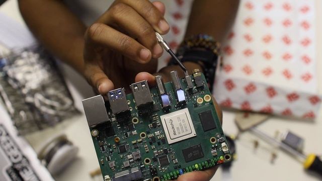 Rock Pi 5 Model B dissected смотреть онлайн