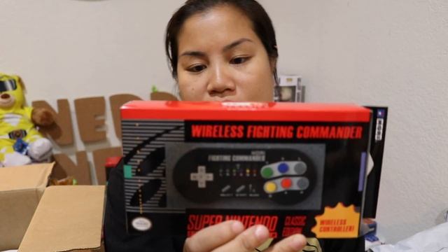 "What's in the Box?!" - [Super NES Classic Bundles] смотреть онлайн