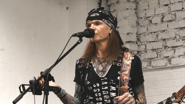 Сергей Маврин с сольной инструментальной программой Loner смотреть онлайн
