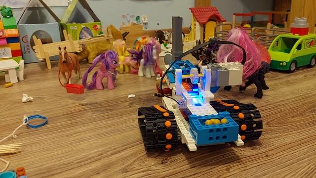 Lego Boost tank with custom 3D printed barrel смотреть онлайн