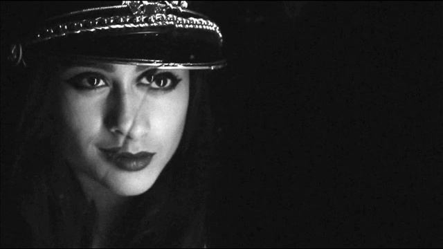 Natalia Kills - Break Your Mirror смотреть онлайн