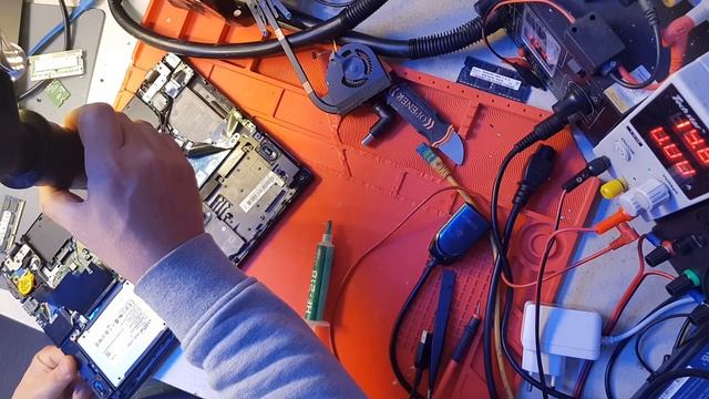 Lenovo T450S che lampeggia al posto di accendersi... смотреть онлайн