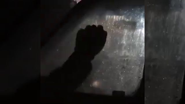 Cone-Shaped Windshield Ice Scraper смотреть онлайн