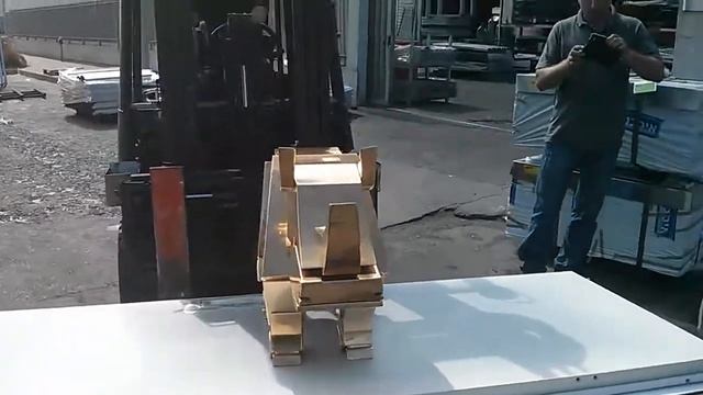 носорог из латуни