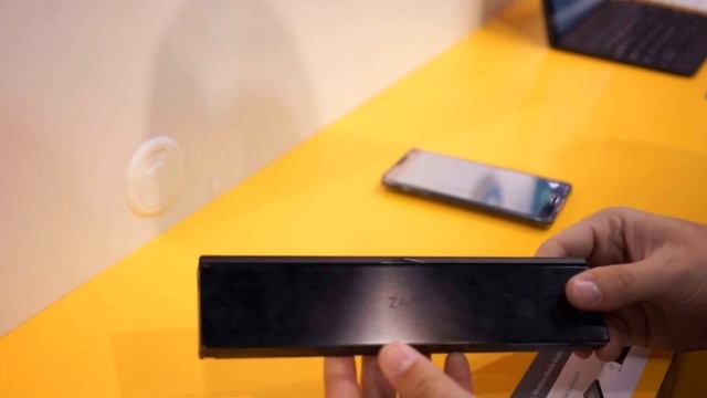 Zagg Pocket foldable Bluetooth keyboard смотреть онлайн