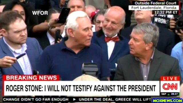 Roger Stone Speaks To Reporters Outside Florida Courthouse! смотреть онлайн