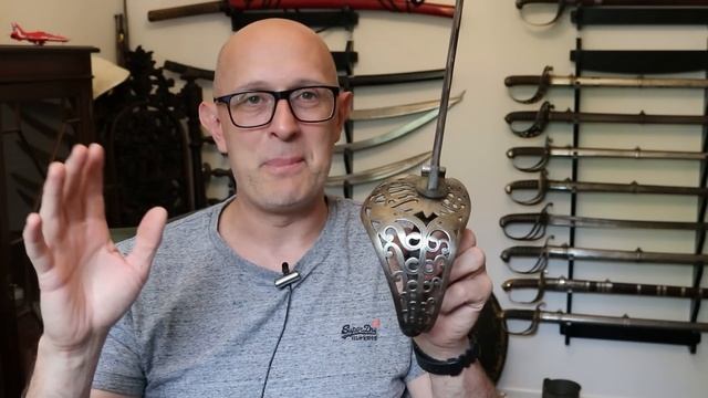 Do bigger hand GUARDS make SWORDS better in DEFENCE? смотреть онлайн