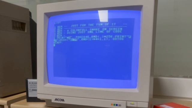 Commodore 64 Basic - Created a example disk image with basic programs смотреть онлайн