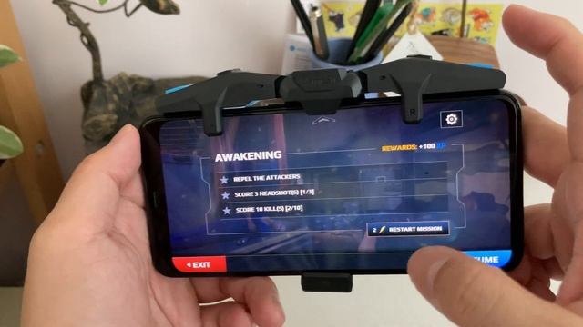 The Most Compact $35 Gaming Controller For iPhone And Android смотреть онлайн