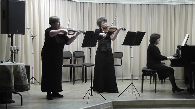 Л.В. Бетховен «Менуэт». Исп. Зворыгина О.А., Шишковская Д.А. Концертмейстер Мочалина Л.А. смотреть онлайн