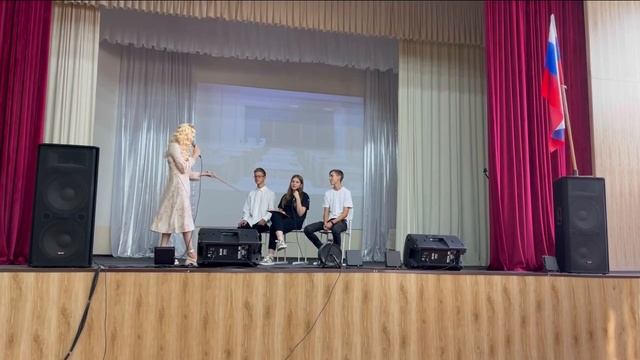 В Днепрорудненском профессиональном лицее 🎓 состоялся концерт ко Дню учителя смотреть онлайн