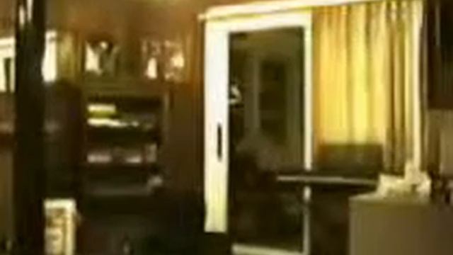 a guy breaks his window doing a chairflip.... смотреть онлайн