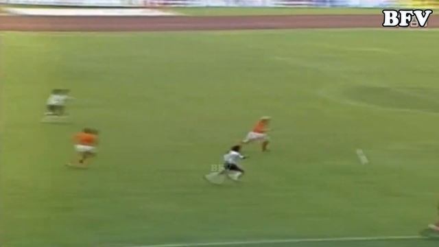 Wolfgang Overath, The Commander [Goals & Skills] смотреть онлайн