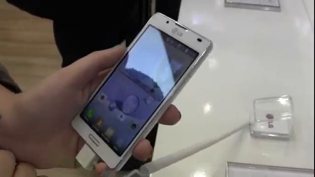 MWC: LG Optimus Vu II video demo смотреть онлайн