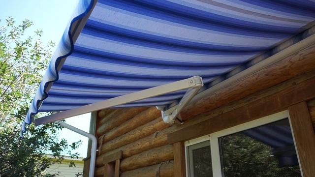 Полукассетная локтевая маркиза с автоматическим управлением. смотреть онлайн