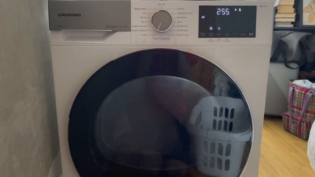 Miele W1 And Grundig Expressdry Mega Bedding Washday/waschtag Waschmaschine
