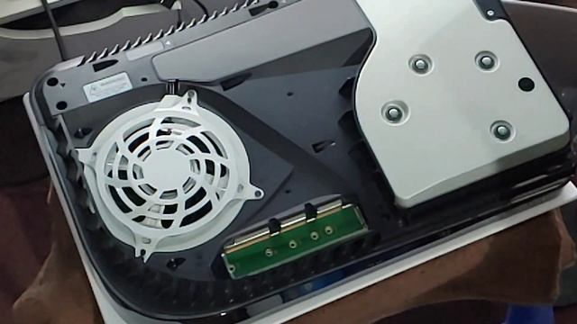 XPG Gammix S70 Blade SSD NVME on Playstation 5 - Installation смотреть онлайн