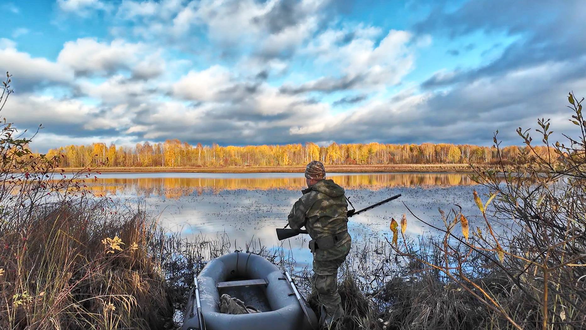 ОХОТА НА УТКУ С ПОДХОДА. СТРЕЛЯЮ ВО ВСЕ, ЧТО ЛЕТИТ. ДОБЫЧА МЯСА НА ЗИМУ. смотреть онлайн