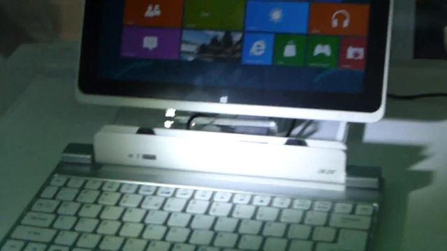 Acer Iconia W500 Hands On смотреть онлайн