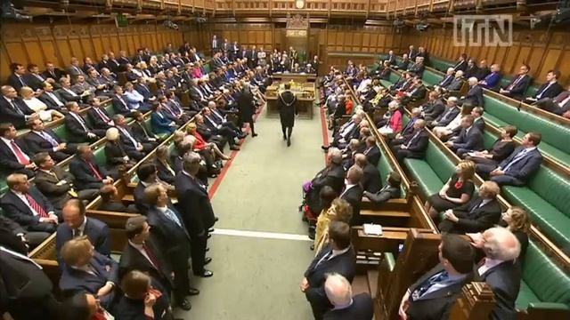 Queen's Speech Dennis Skinner Jokes, 'Royal Mail For Sale, Queen's Head Privatised' VIDEO) смотреть онлайн