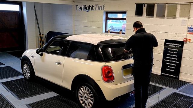 Mini Cooper window tinting from start to finish. Check this out!! смотреть онлайн