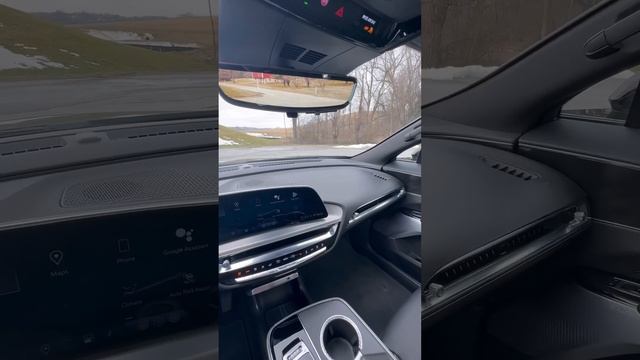 Let’s take a look at the interior of a new #Cadillac & #Audi and see which has better build quality смотреть онлайн