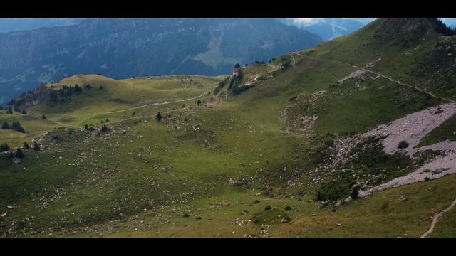 MAVIC MINI at 3000 meters altitude - Flying over the Swiss Alps смотреть онлайн