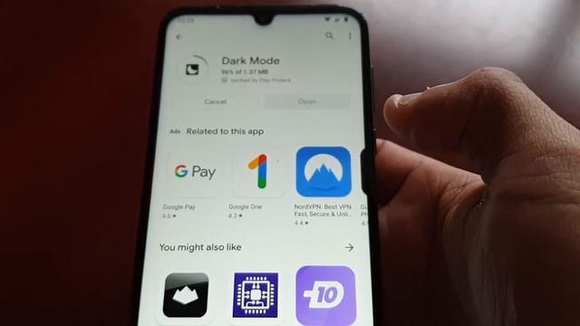 Moto G8 Plus Enable Full Dark Mode (THEME) & Change Application Shapes смотреть онлайн