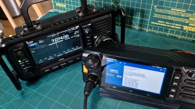 ICOM IC-705 & INRICO TM9 смотреть онлайн