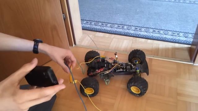 Controlling an RC car with an Android and Arduino Pt. 2 смотреть онлайн