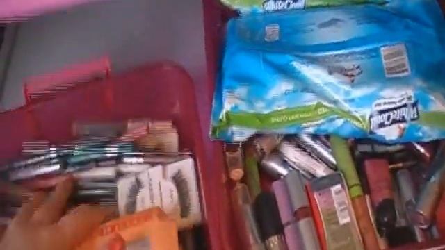 My new makeup room, makeup storage and a peek at my collection. :) смотреть онлайн