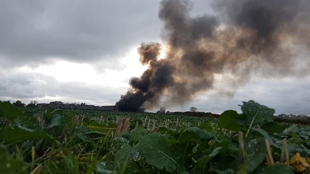 Fire at Milton Ernest near Bedford смотреть онлайн