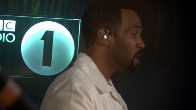 Craig David - Wild Thoughts/Music Sounds Better With You in the Live Lounge смотреть онлайн