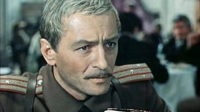 Поёт Михаил Ножкин. Россияне смотреть онлайн