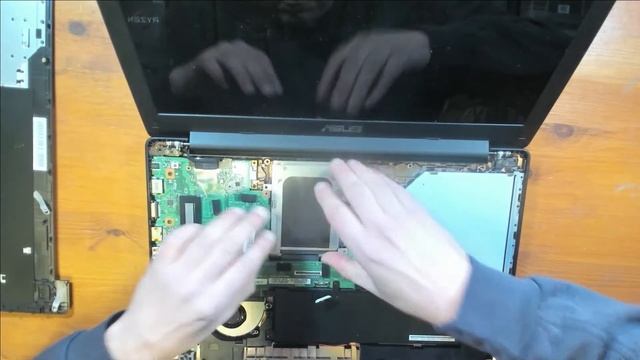 How to install a SSD into an old Laptop - ASUS X553S SSD Replacement смотреть онлайн