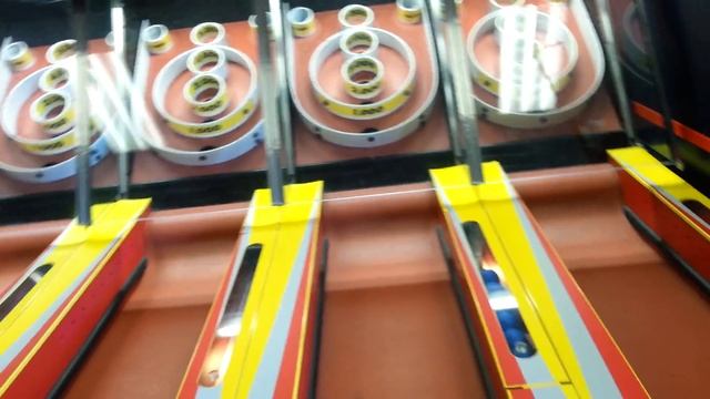 The Freeze Clan Plays SKEE BALL At Chuck E. Cheese Arcade Virginia Beach AUGUST 2016 смотреть онлайн