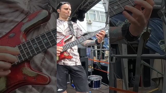 И так можно на басу сыграть #rotosound #warwick #darkglass смотреть онлайн