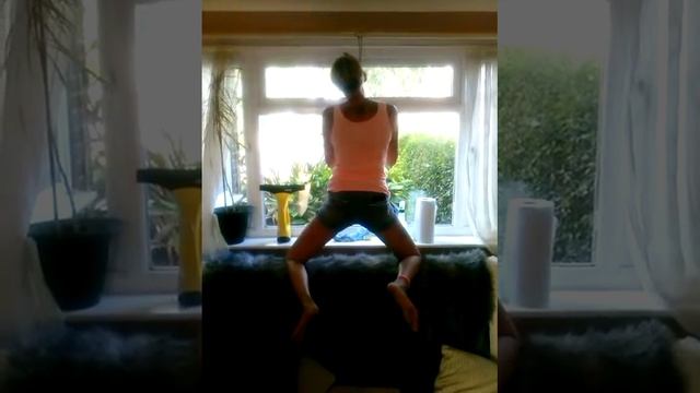 Princess Jane Cleaning windows as only Jane can xxxxxx смотреть онлайн