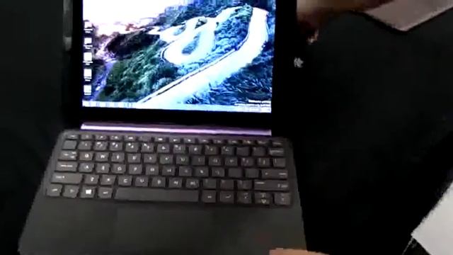 HP Pavillion X2 Hands On - 10.1 inch Windows Tablet with Magnetic Keyboard смотреть онлайн