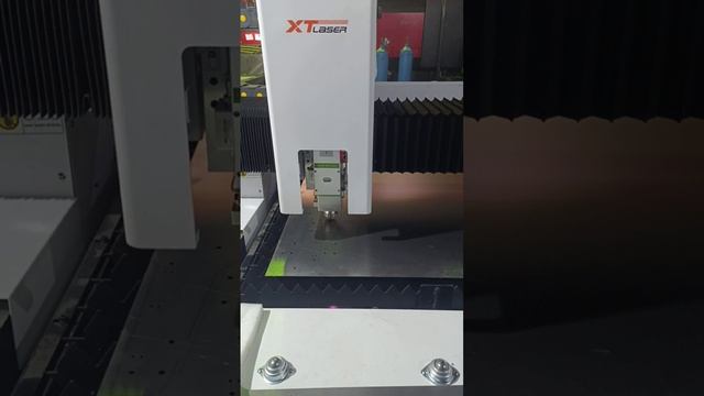 Резка металла на лазерном станке для резки листового металла XTC-1530H в Санкт-Петербурге смотреть онлайн