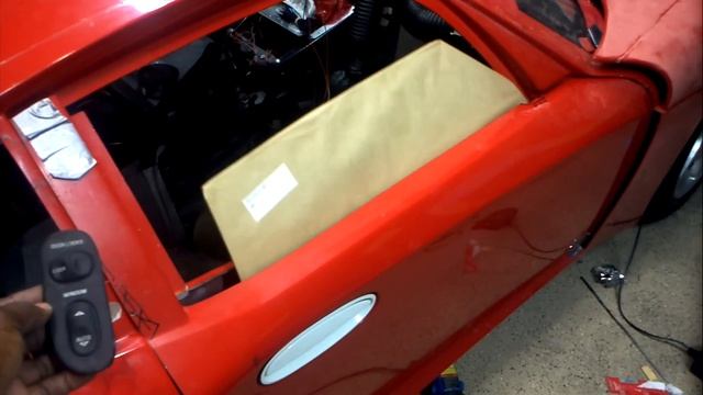 Factory Five GTM Gen2 Passenger Side Window Door Closed смотреть онлайн