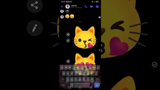 Giant Emoji tricks on Messenger android 🤣🐱😁 смотреть онлайн