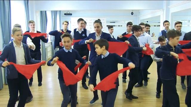 Танцевальное поздравление к 8 марта от учеников Ломоносовской школы-пансиона смотреть онлайн