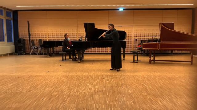 A. Casella - Sicilienne et Burlesque for Flute and Piano (Violeta Gil García) смотреть онлайн