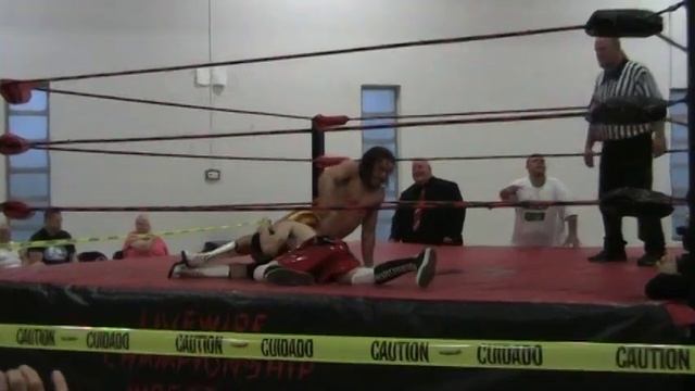 "Mad Man" Matt Mills vs Collin "Thriller" Holmes Part 1 смотреть онлайн