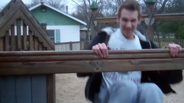 Skinny Boy does Parkour смотреть онлайн