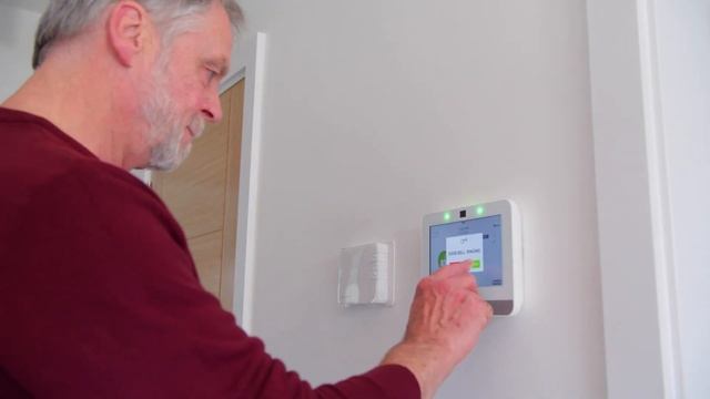 IQ Panel 4 - Smart Home Security Just Got Smarter смотреть онлайн