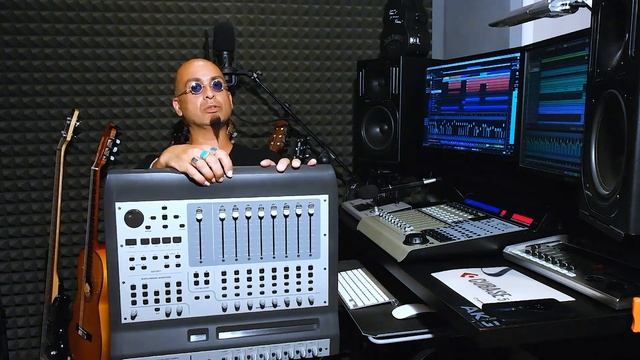 Studio setup. Switching from M-Audio ProjectMix to MOTU and MACKIE. Here's Why... смотреть онлайн